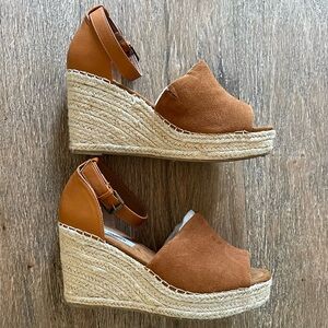 Steve Madden Camel Suede Wedge Size 10